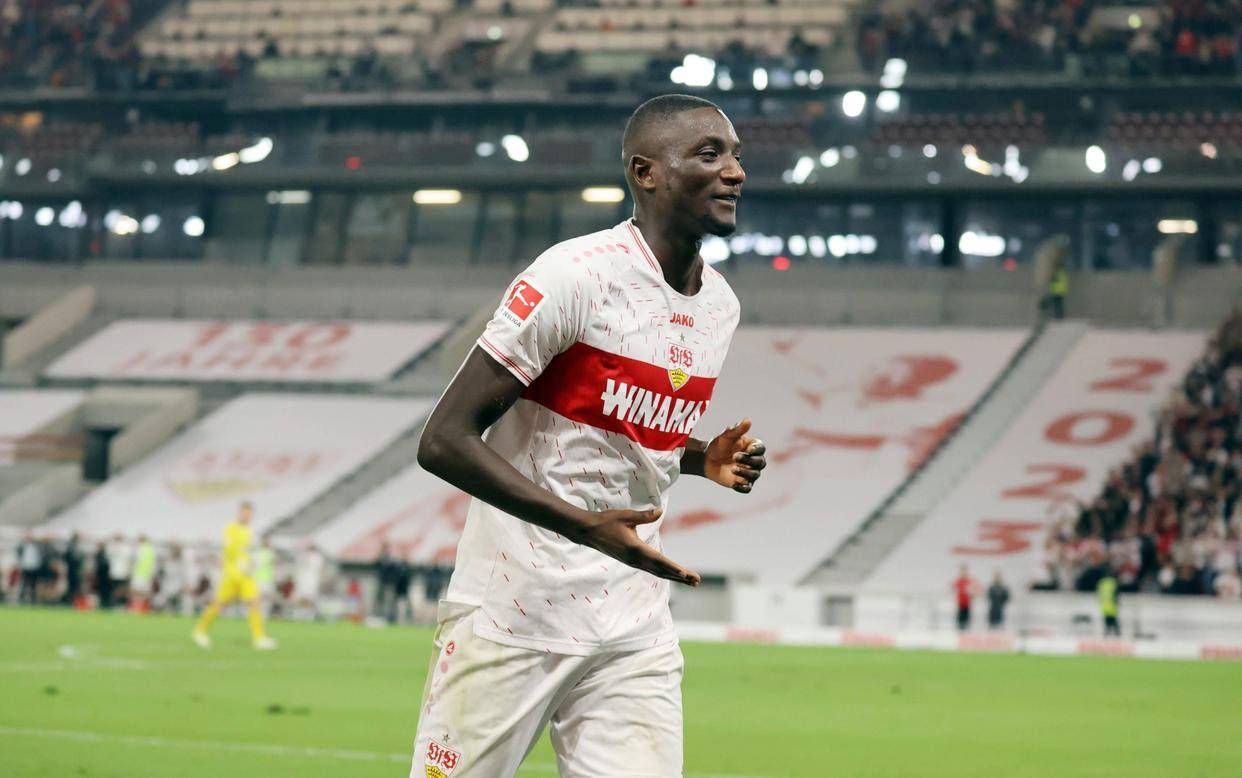 放弃亿元巨星！皇马突袭德甲中场，23岁施蒂勒接棒克罗斯